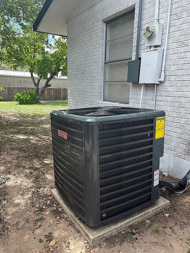 Image of 909 E Sarah St
