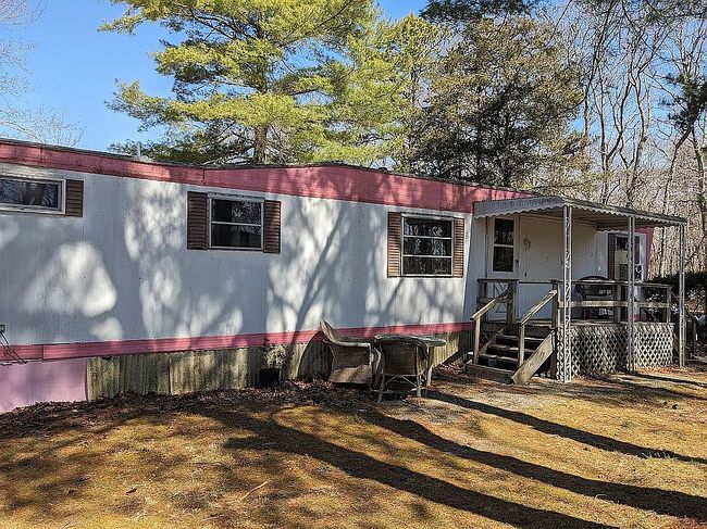 Photo of 620 Montauk Hwy Trailer 32, Westhampton Beach, NY