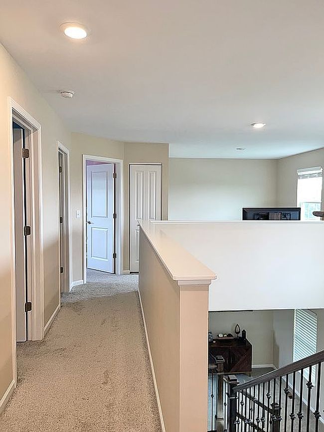 Photo of 6911 Galway Dr, Mchenry, IL
