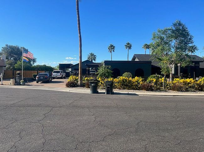 Additional photo 2 of property located at 2352 E Florian Cir