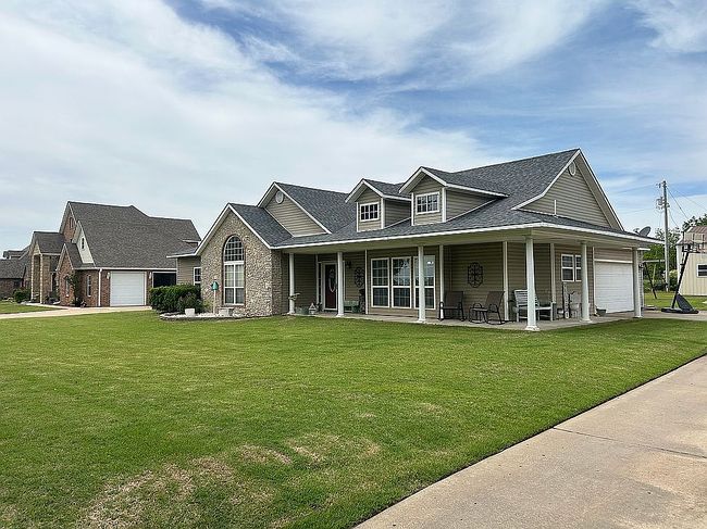 Additional photo 1 of property located at 802 S A St