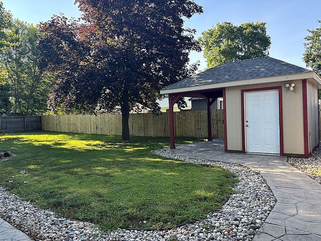 Photo of 7911 Bonny Dr, Saginaw, MI
