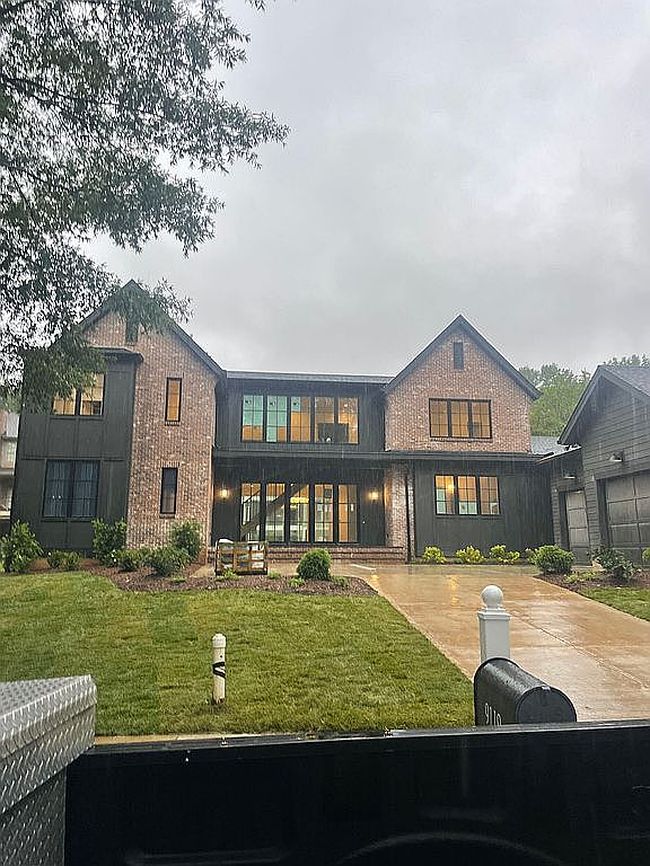 Photo of 9119 Summer Club Rd, Charlotte, NC