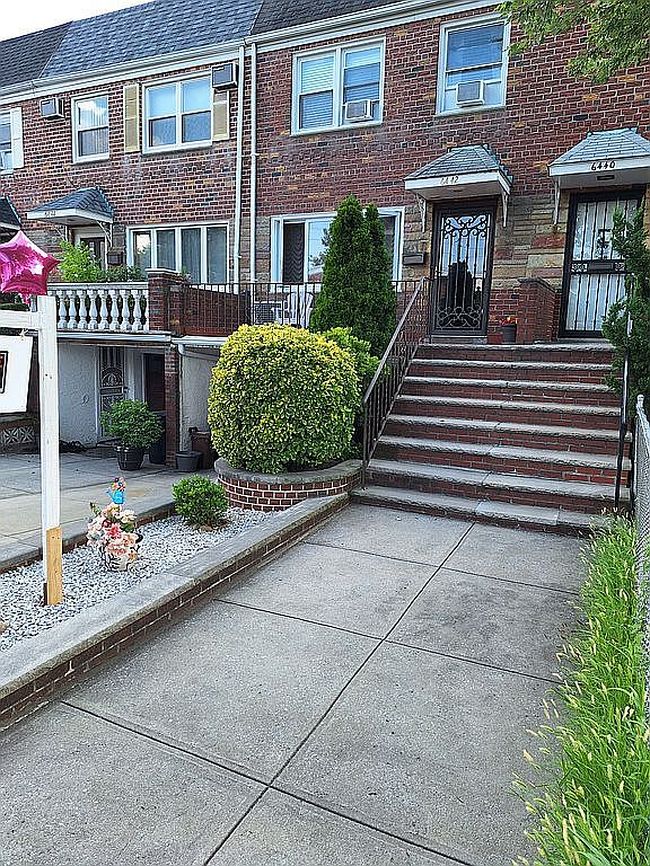 Photo of 64-42 75th St, Flushing, NY