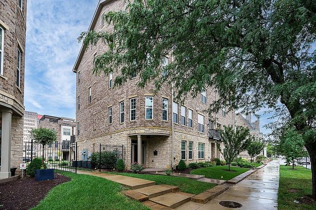 122 W Monument Ave, Dayton, OH