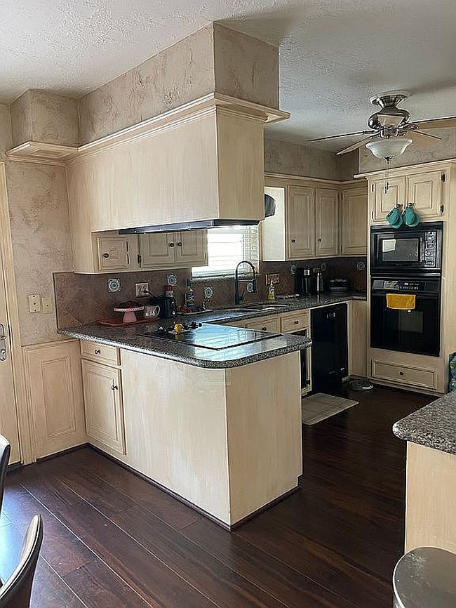 Photo of 12115 Fawnview Dr, Houston, TX
