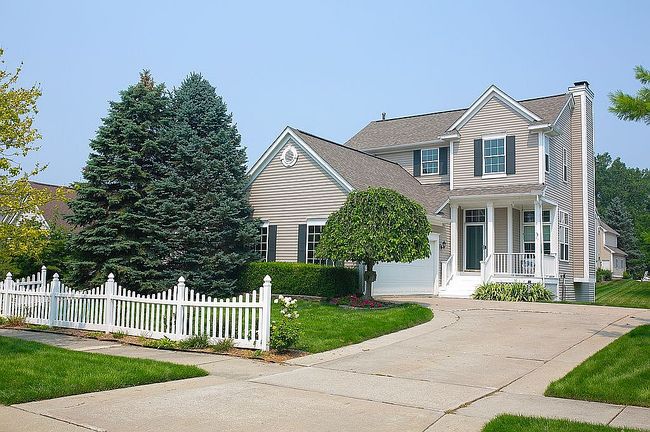 Photo of 1300 Pondview Ln, Oxford, MI