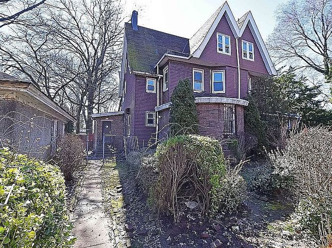 Preview of property located at 695 E 21st St