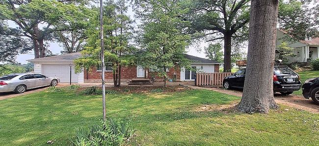 Photo of 3029 Yaeger Rd, Saint Louis, MO