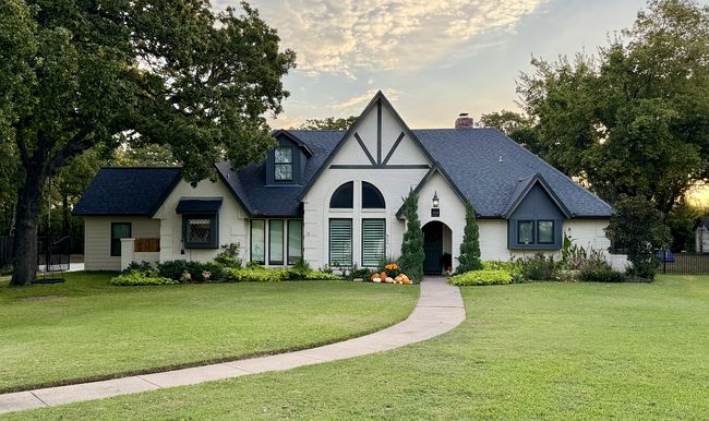 Photo of 1221 Whispering Ln, Southlake, TX