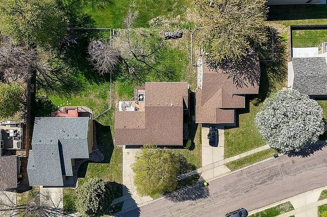 Image of 4609 E Belmont St