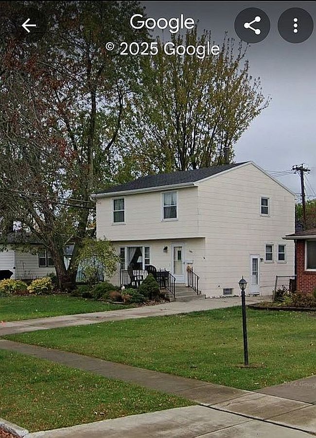 Photo of 182 Woodcrest Dr, Amherst, NY