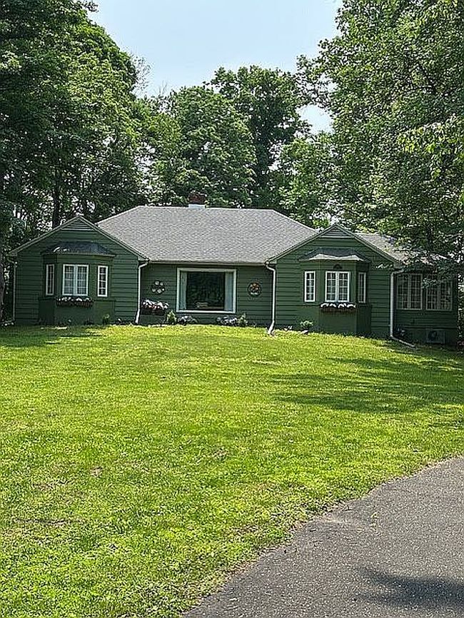 Image of 240 Hamilton Dr