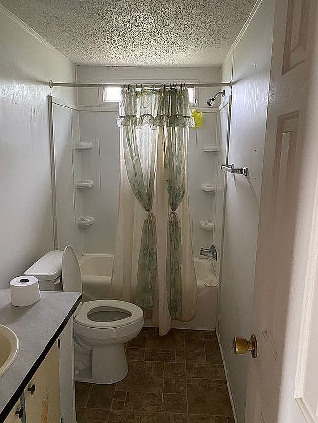 Photo of 92 Breezy Trl, Rossville, GA