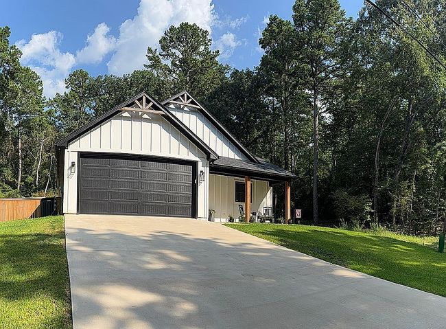 Photo of 18535 Paradise Ln