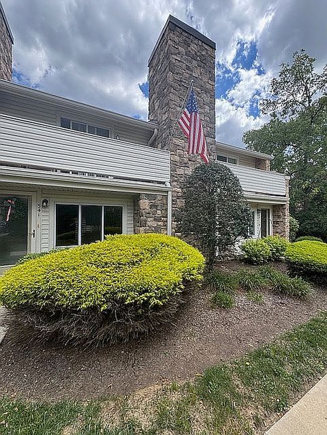 Photo of 341 New Market Ct, Chesterbrook, PA