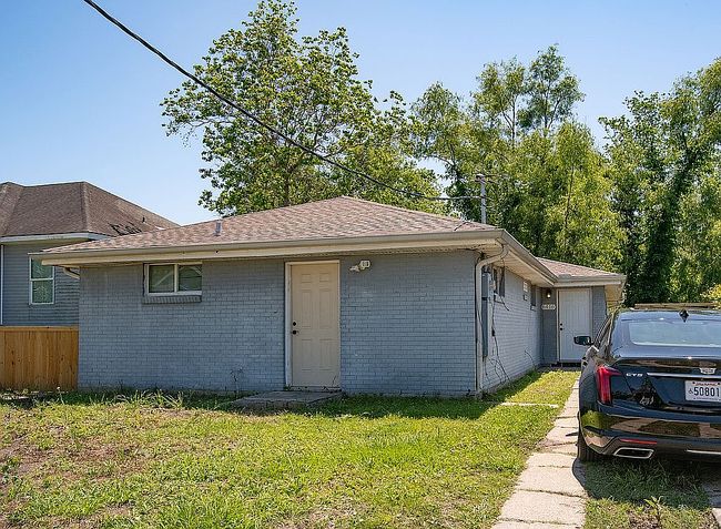 Additional photo 3 of property located at 6416 N Galvez St