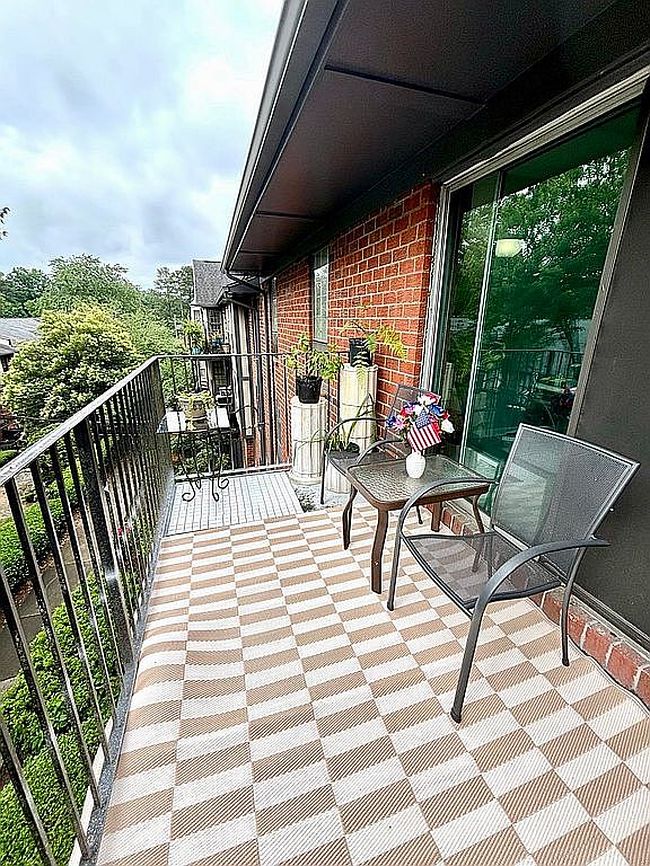 Photo of 6851 Roswell Rd Unit D33, Sandy Springs, GA