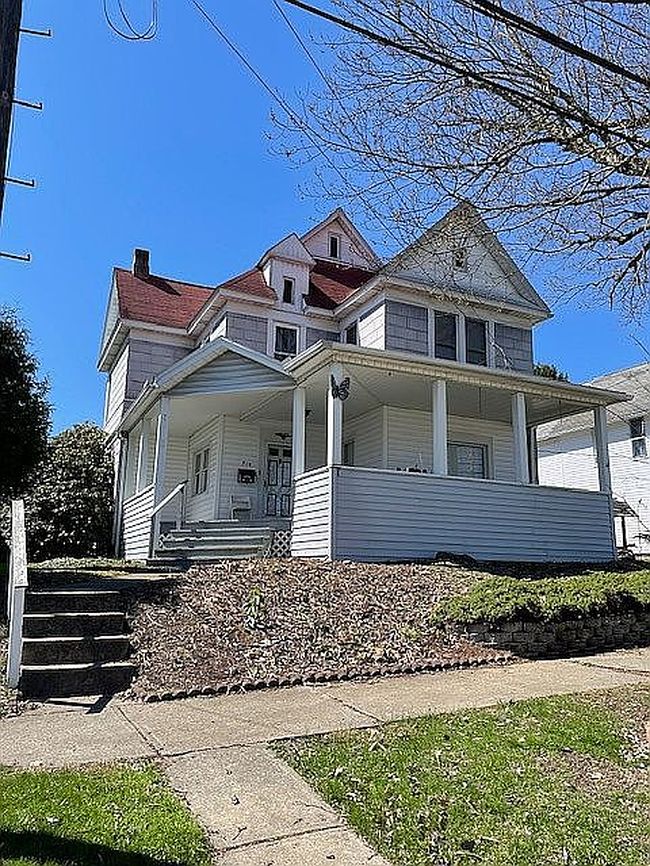 Image of 519 1st St