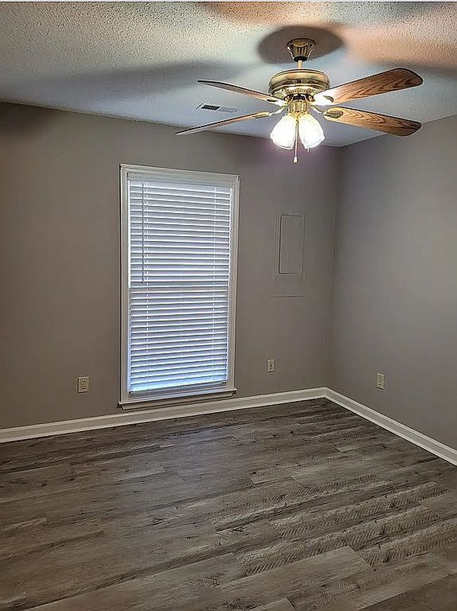 Photo of 1962 E Brownstone Ct Sw, Decatur, AL