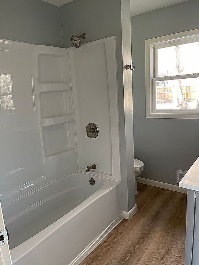 Image of 1300 Gladstone St