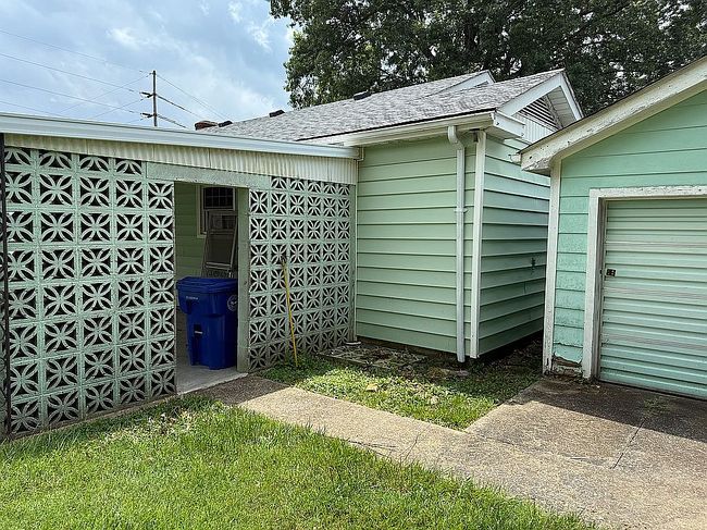 Photo of 303 W Market St, Leitchfield, KY