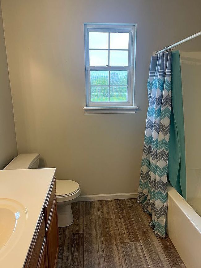 Photo of 9575 E Shelly Ln, Centralia, MO