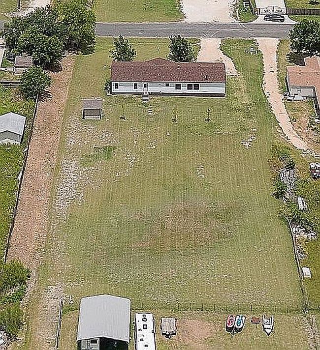 Photo of 141 Purple Sage Ln, Hutto, TX