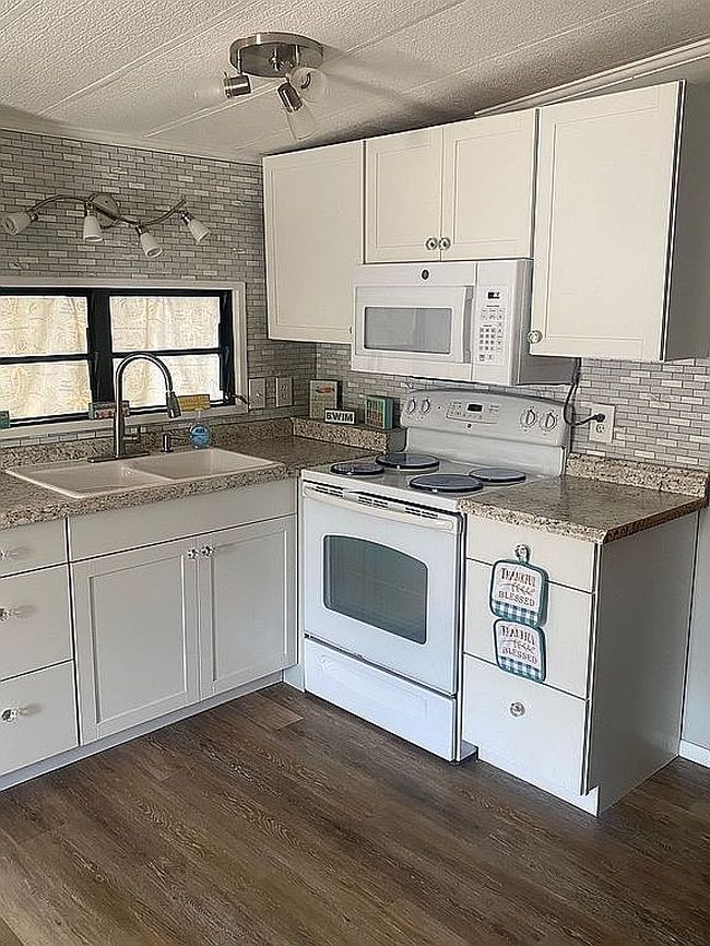 Additional photo 3 of property located at 2626 Ne Highway 70 Lot 193