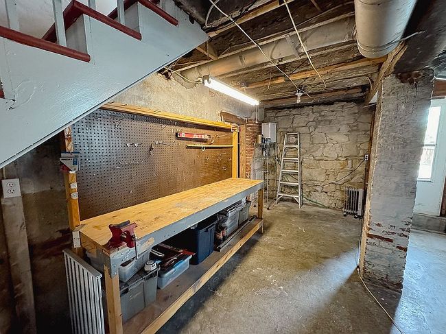 Image of 403 Stafford St
