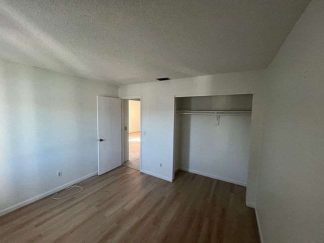 Additional photo 2 of property located at 4608 Se 4th Pl Apt 9