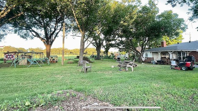 Photo of 1721 E Bankhead Dr, Weatherford, TX