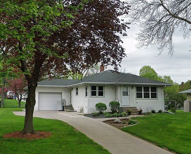 Photo of 4546 August Way E, Inver Grove Heights, MN