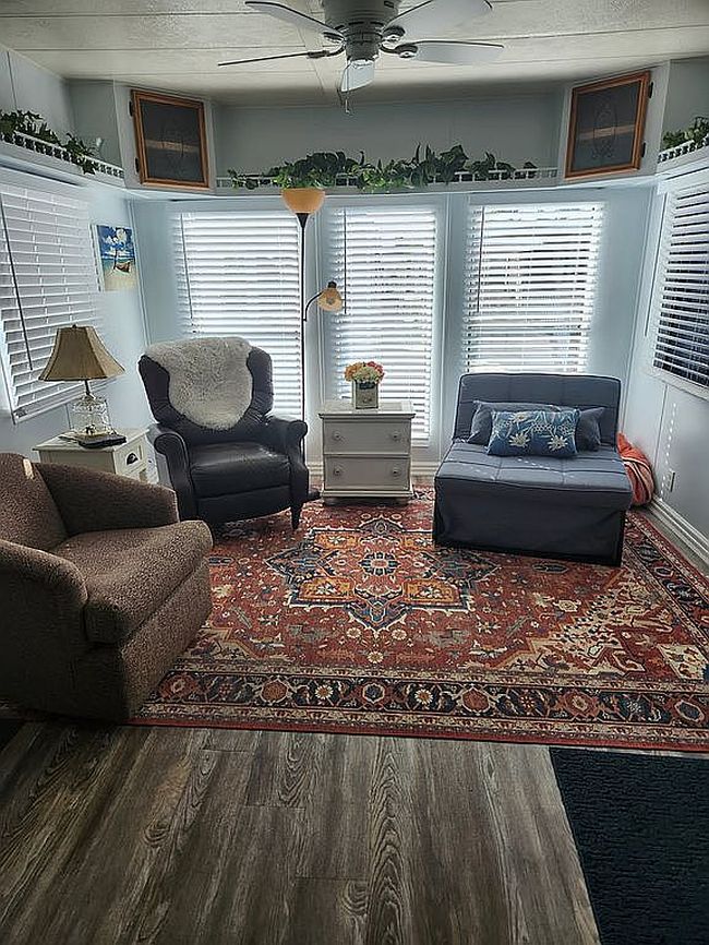 Image of 200 S Dolliver St Space 332