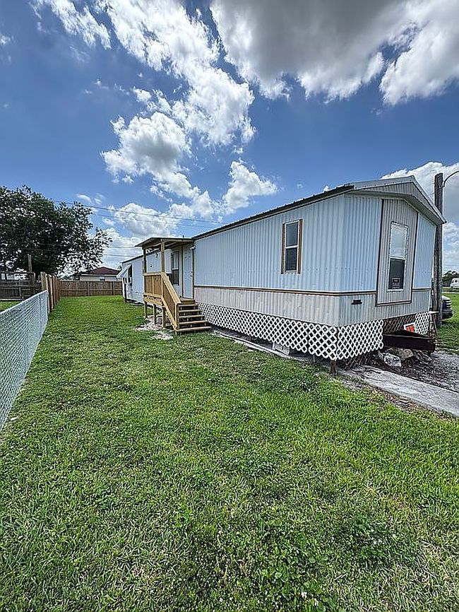 Image of 756 Railroad Ave