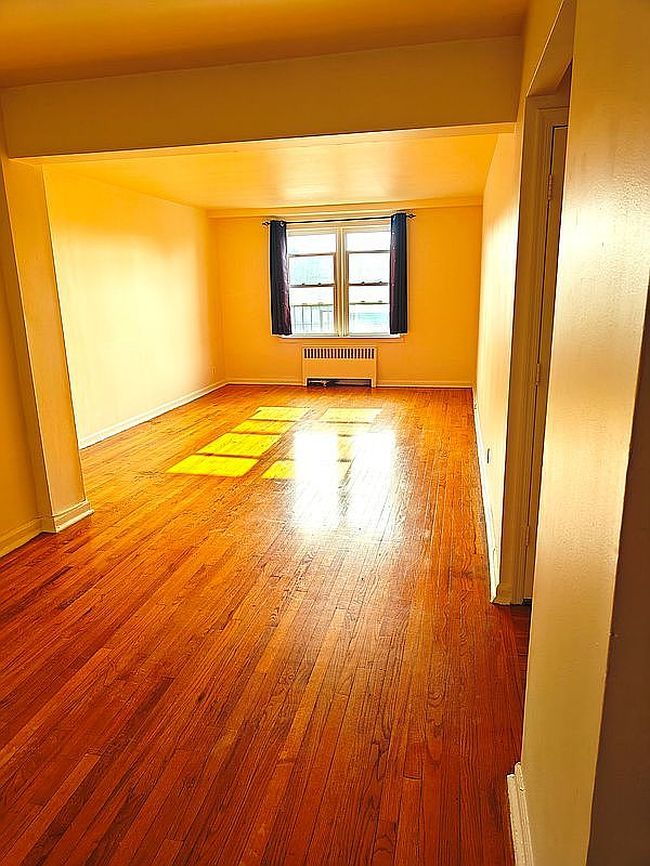Photo of 2090 Barnes Ave Apt 3, Bronx, NY