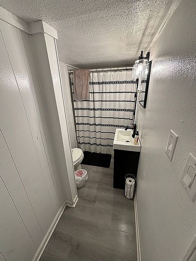 Image of 406 S B St