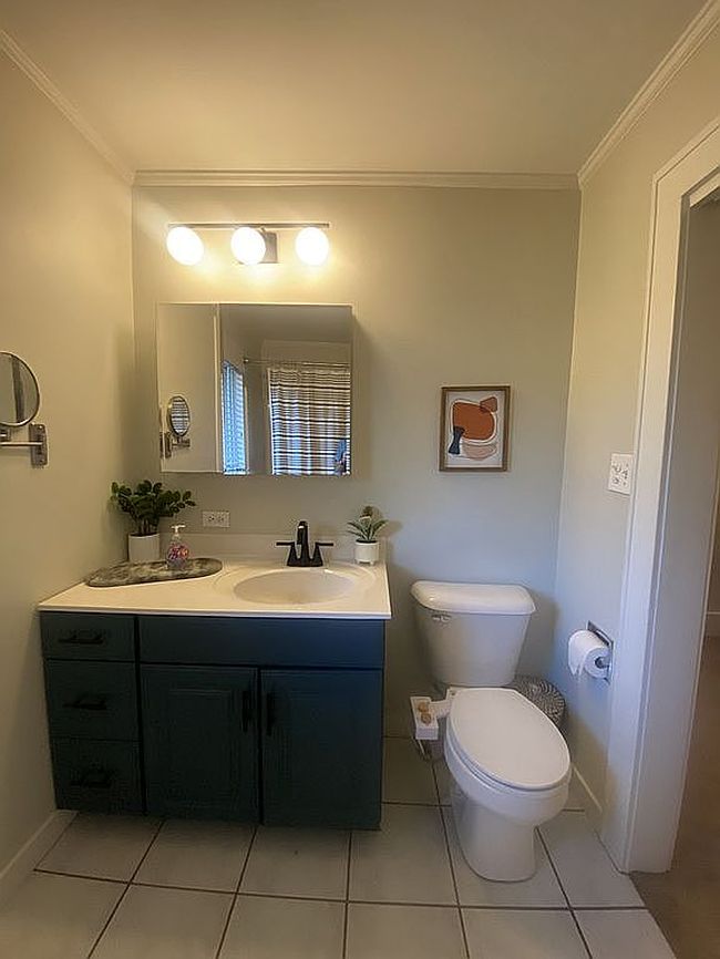 Image of 902 Midway Dr