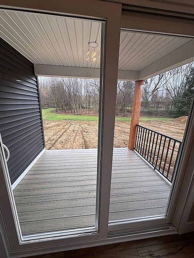 Photo of 975 Lake Rd, Conneaut, OH