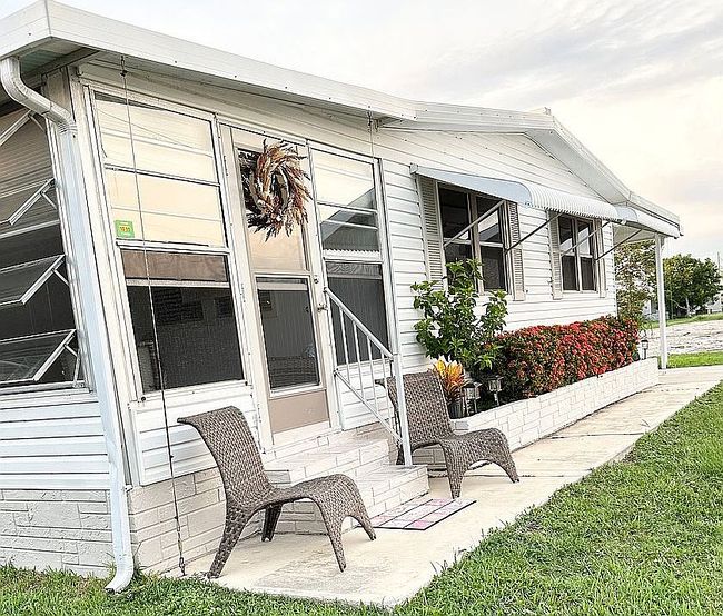 Photo of 734 Pirates Rest Rd, North Fort Myers, FL