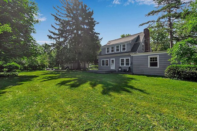 Photo of 325 Mill St, Williamsville, NY