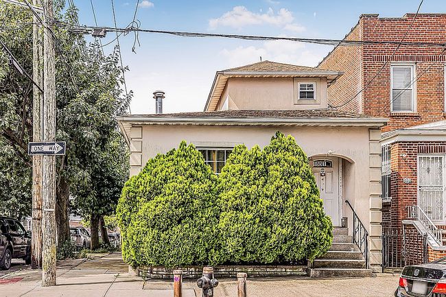 Photo of 1551 Hollywood Ave, Bronx, NY