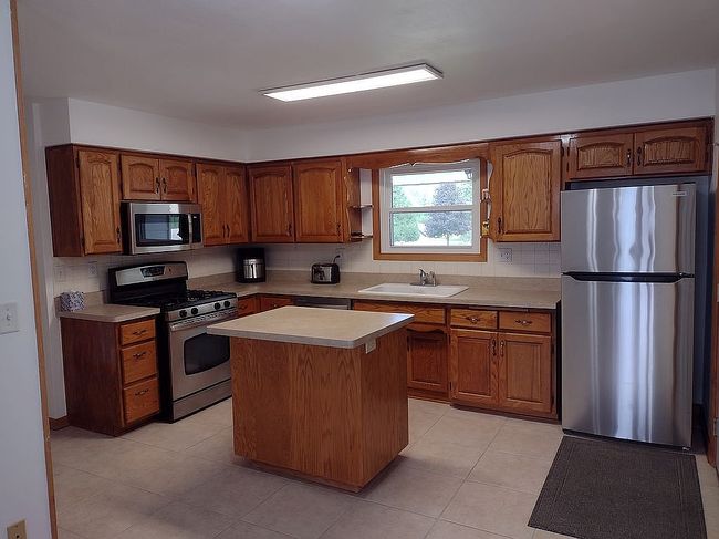 Photo of 8 Highland Ct, Stillman Valley, IL