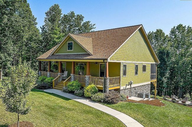 Photo of 4378 Poplar Bluff Dr, Lenoir, NC