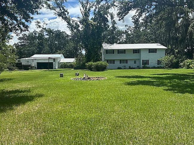 Photo of 11008 Browning Rd, Lithia, FL