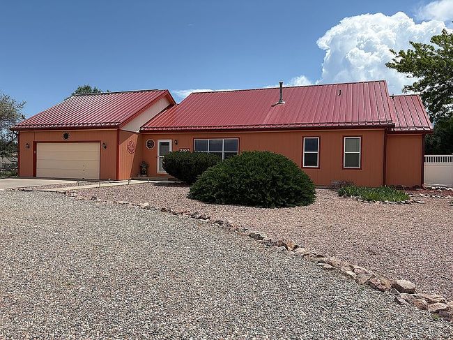 Photo of 2100 Pinion Ave