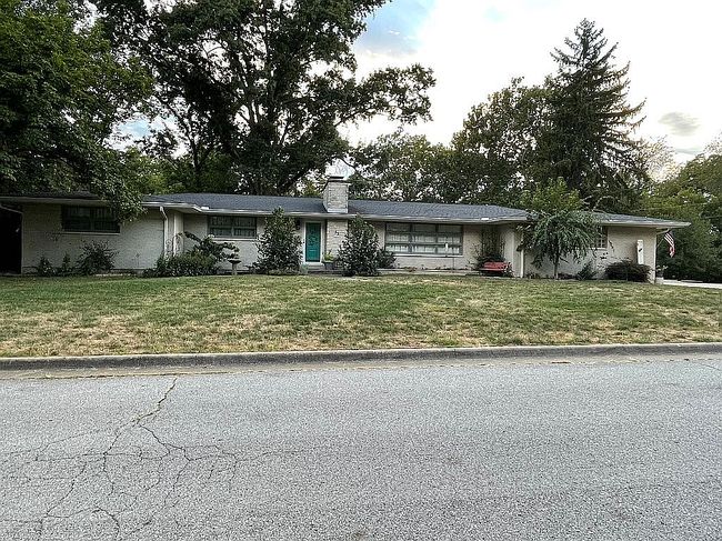 Photo of 33 Saint Jude Dr