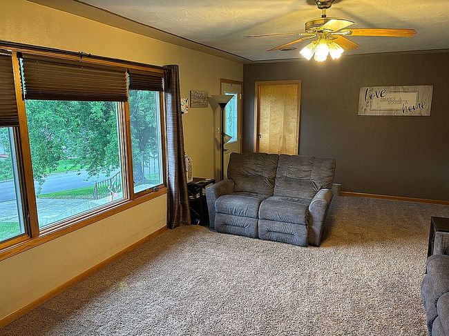 Image of 489 W 9th St