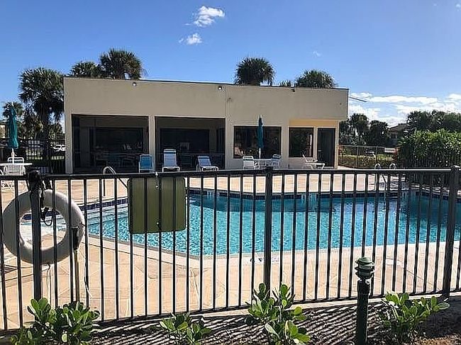 Image of 6303 Se Williamsburg Dr Apt 201