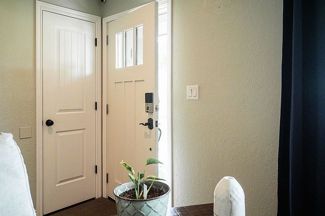 Additional photo 2 of property located at 1719 Winona Way